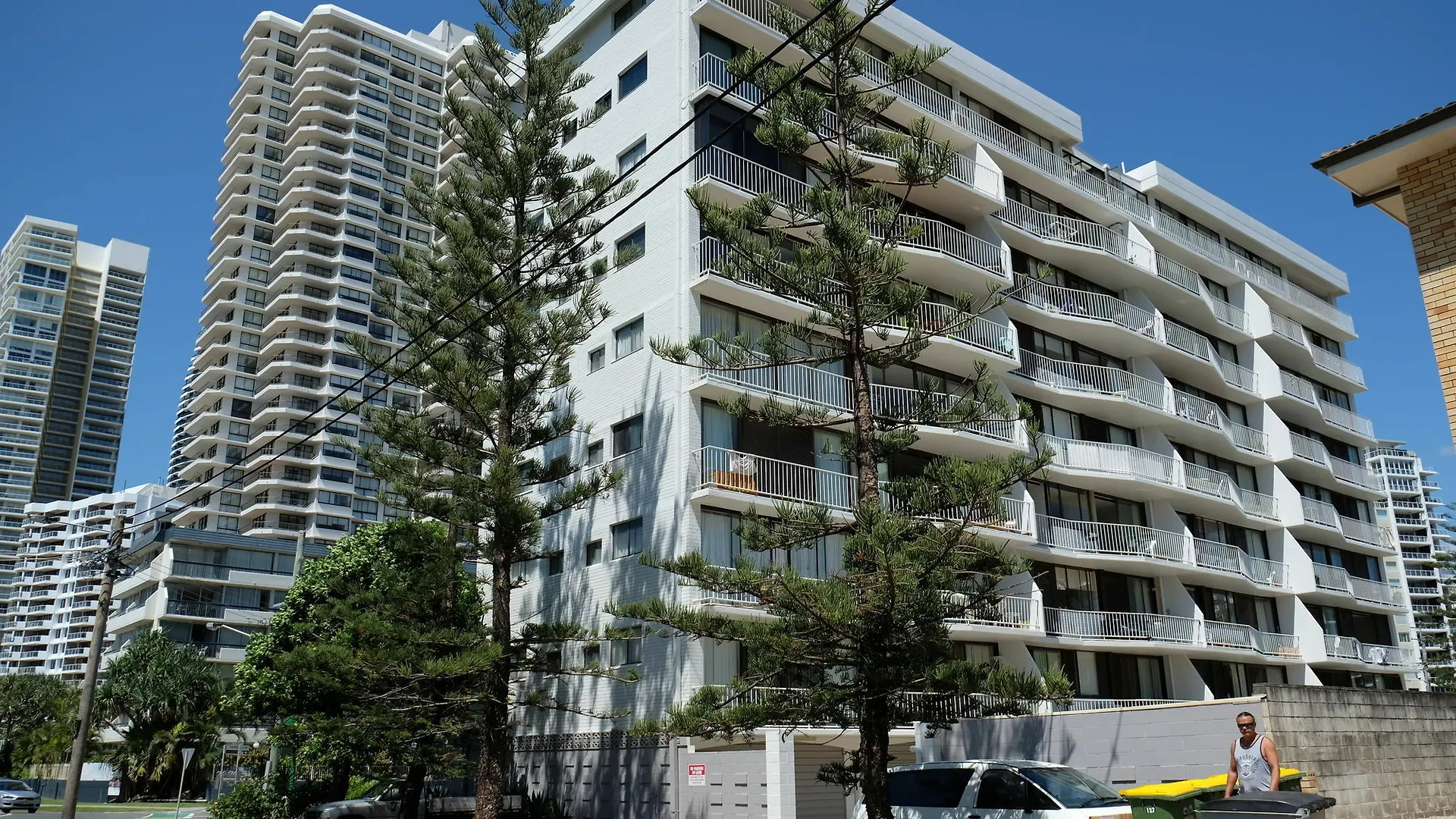 Queensleigh Holiday Apartments Broadbeach Aparthotel