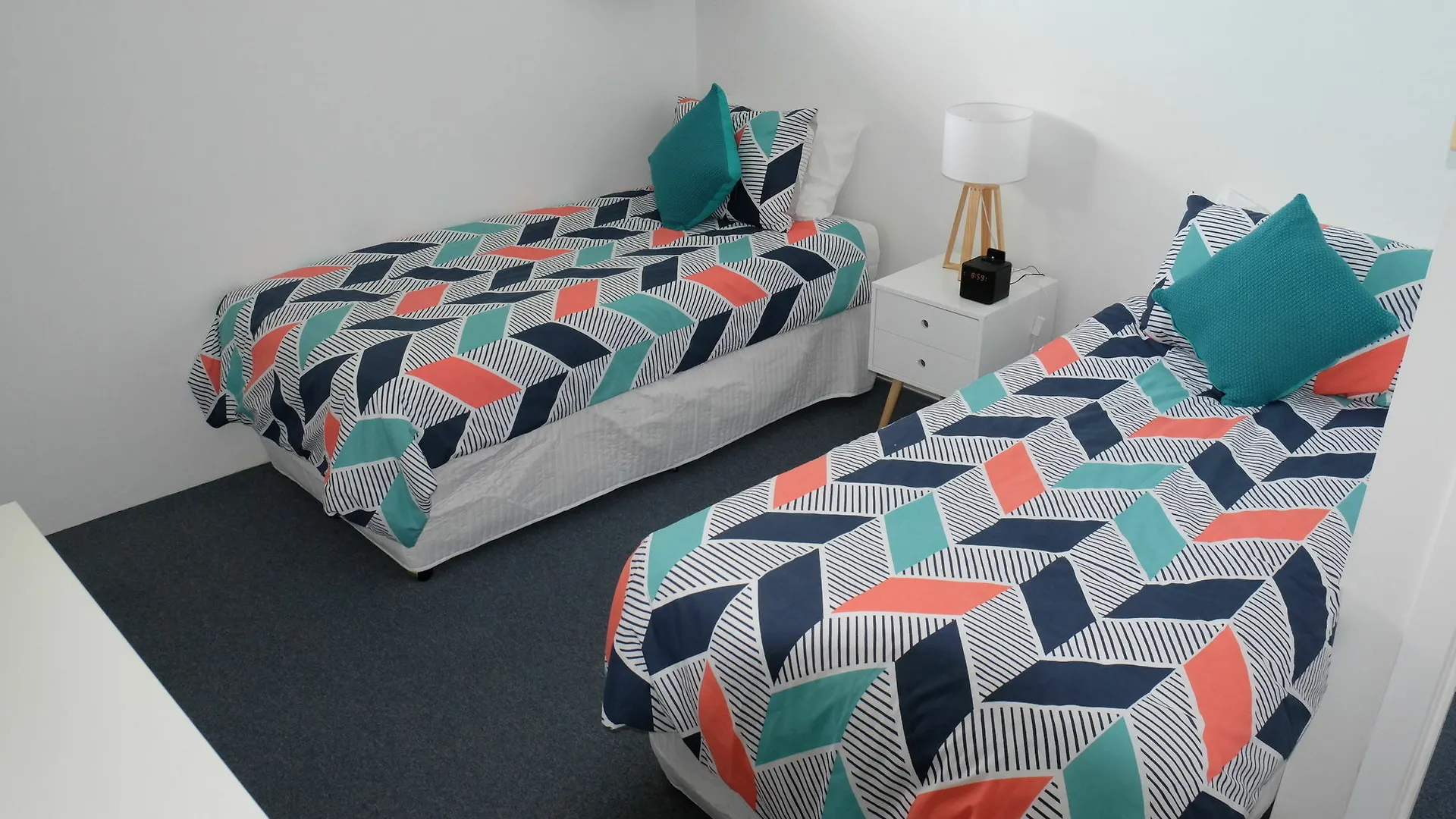 *** Aparthotel Queensleigh Holiday Apartments Broadbeach Australia